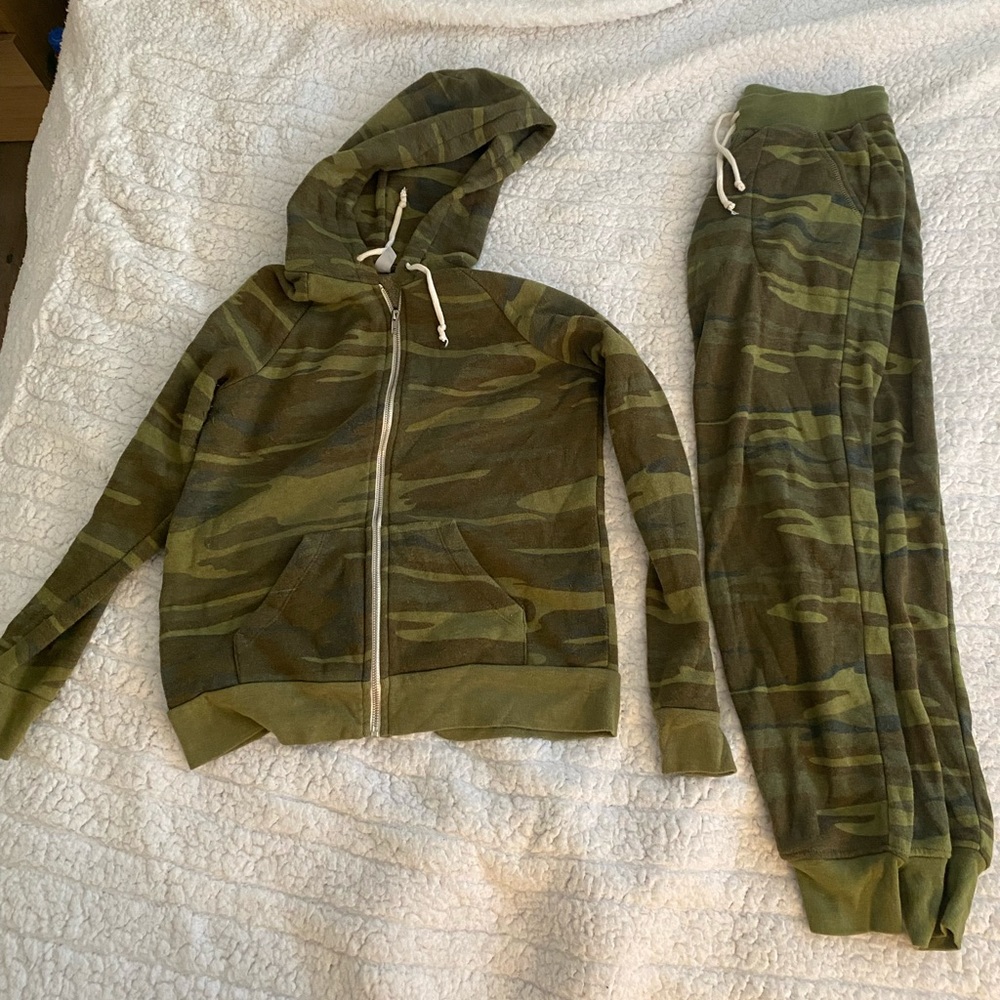 Camo jogger set